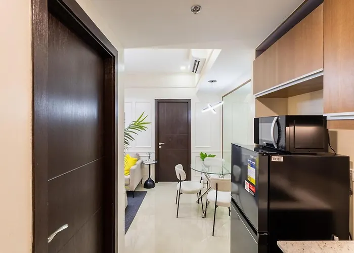 Apartment Modern At Park Mckinley West With Wi-fi And Washer Manila