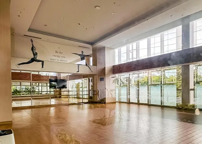 Modern At Park Mckinley West With Wi-fi And Washer Manila