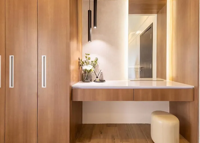 Modern At Park Mckinley West With Wi-fi And Washer Manila
